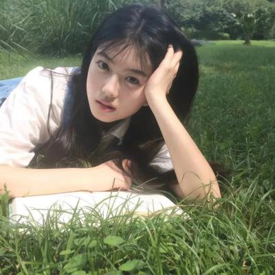 圣洁的艾曼妞